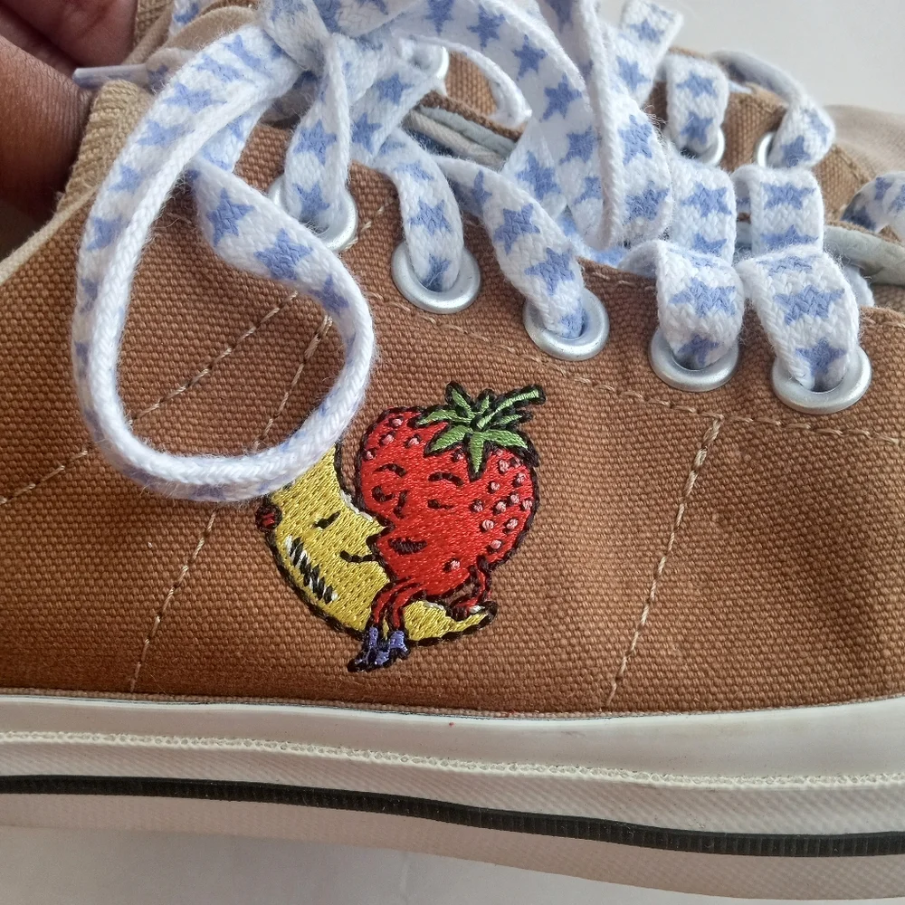 Converse Sky High Farm Strawberry Moon Women's Sneakers 7.5